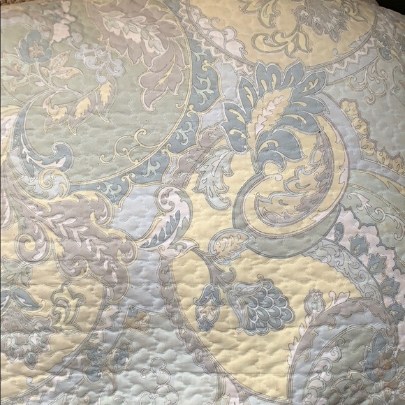 Light Blue FULL SIZE Paisley Quilt! Reversible! - Picture 4 of 5